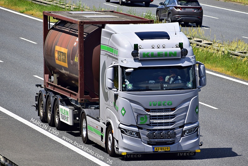 _DSC0114 KLEIN-crop-IVECO S-WAY.JPG
