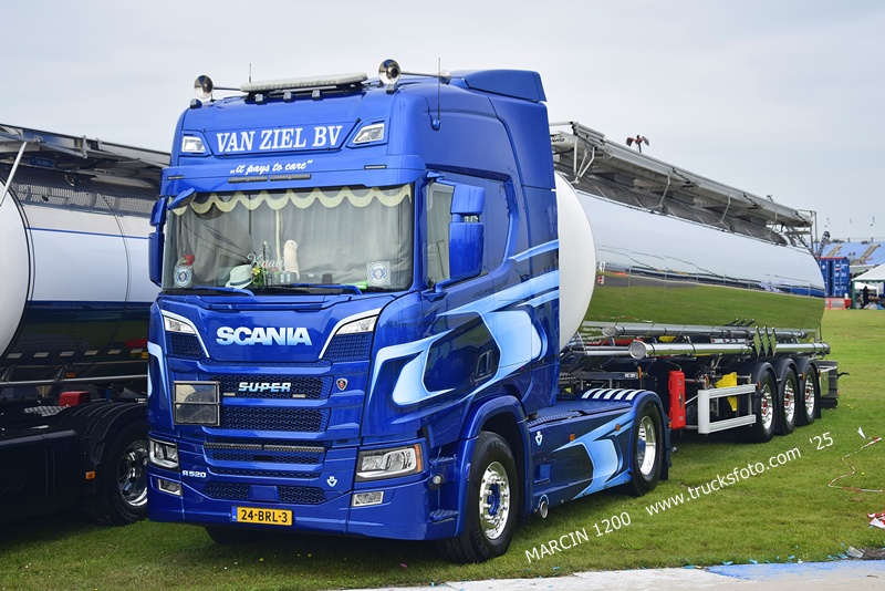 _DSC1539 VAN ZIEL BV-crop-SCANIA R520 V8.JPG
