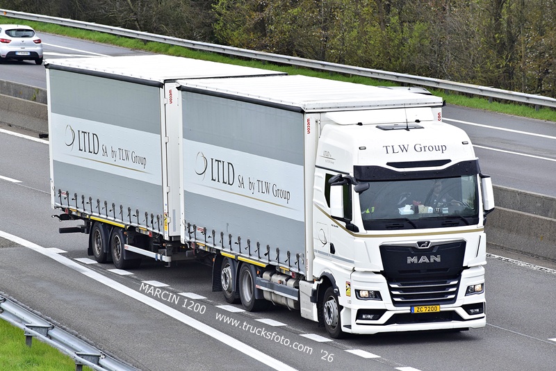 _DSC5352 TLW GROUP-crop-MAN TGX II.JPG