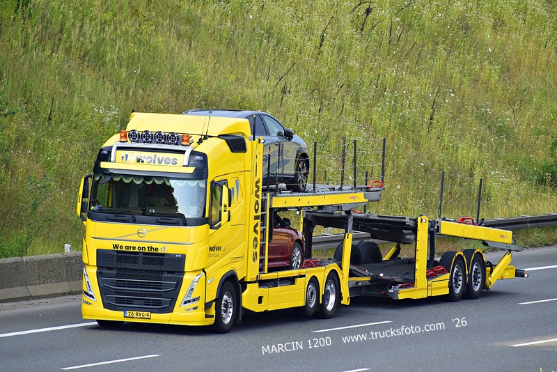 _DSC9981 WOLVES-crop-VOLVO FH5.JPG