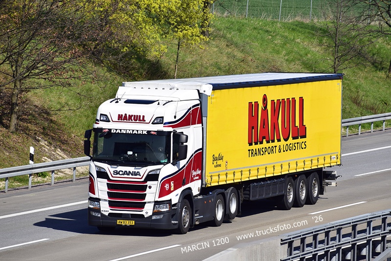 _DSC7109 HAKULL-crop-SCANIA R520 V8 NG.JPG