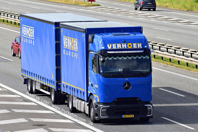 _DSC1404-crop-VERHOEK - ActrosL ProCabin.JPG