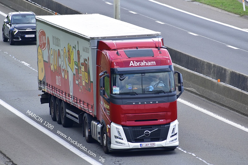 _DSC6150 ABRAHAM-crop-VOLVO FH AERO.JPG