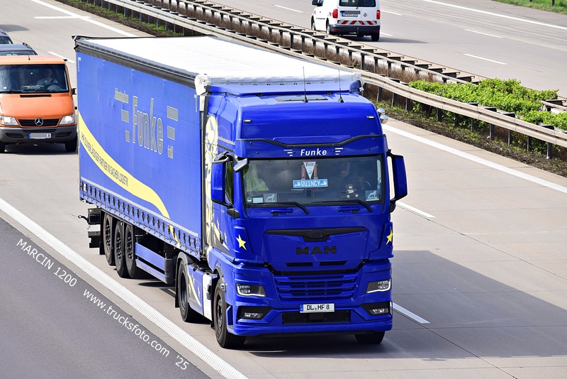 _DSC4972 FUNKE-crop-MAN TGX II.JPG