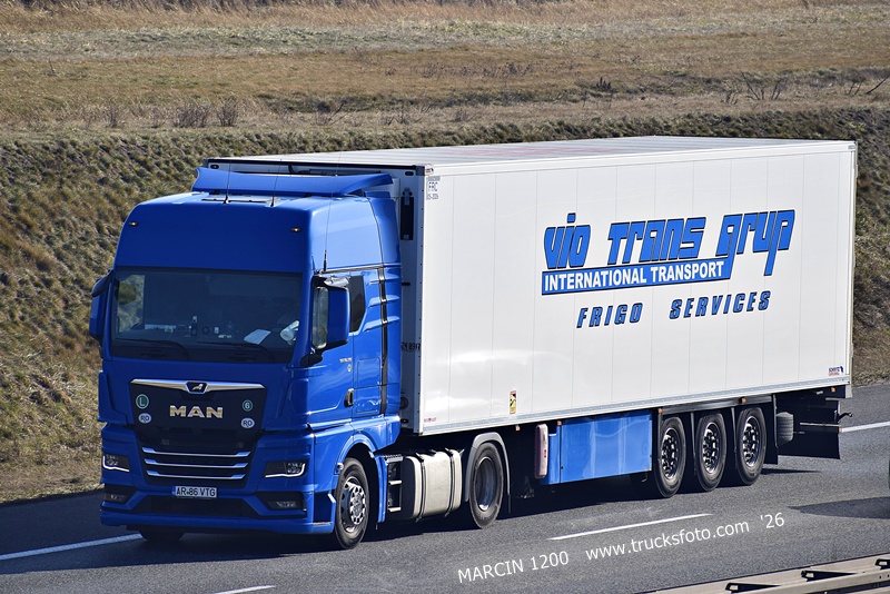 _DSC2844 VIO TRANS GRUP-crop-MAN TGX II.JPG