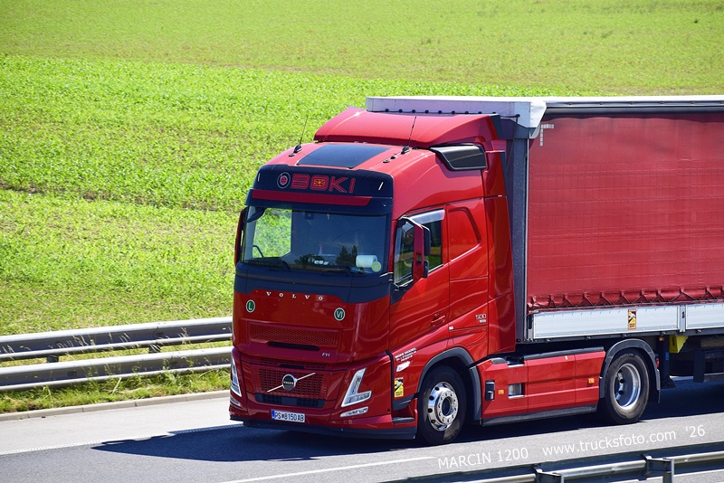 _DSC8792 BOKI-crop-VOLVO FH AERO.JPG