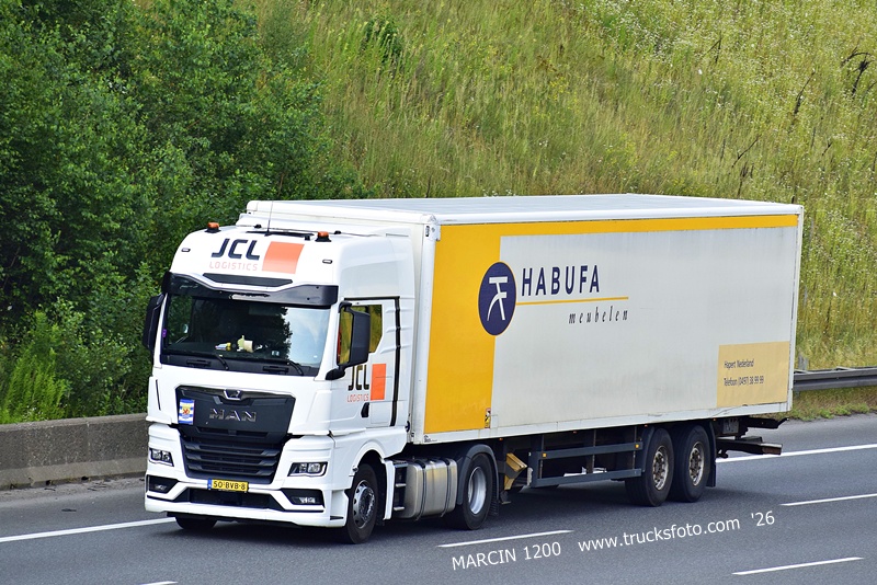 _DSC9996 JCL-crop-MAN TGX II.JPG