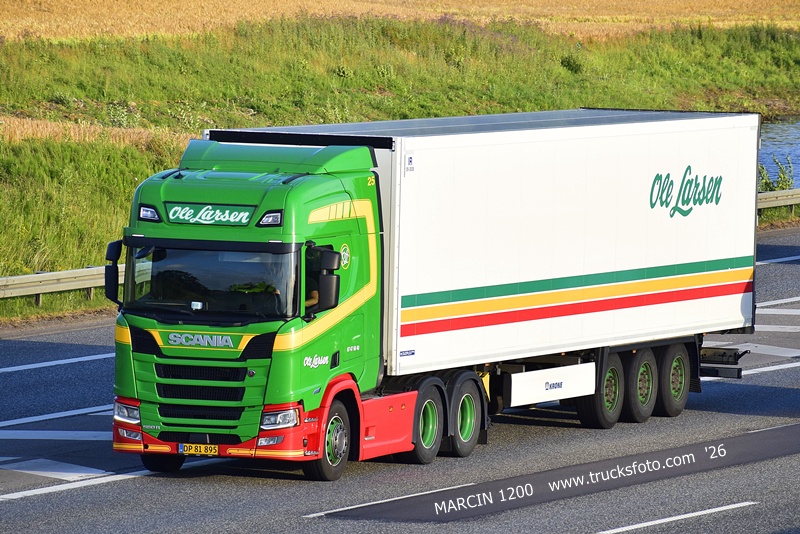 _DSC0586 OLE LARSEN-crop-SCANIA R NG.JPG
