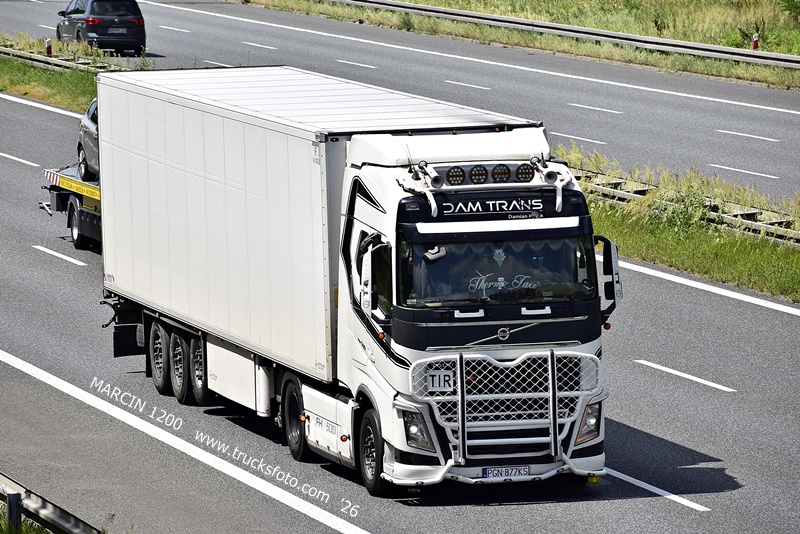 _DSC0218 DAM TRANS-crop-VOLVO FH4.JPG
