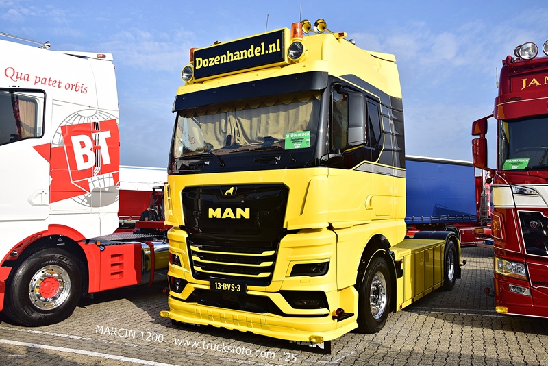 _DSC1312 DOZENHANDEL-crop-MAN TGX II.JPG