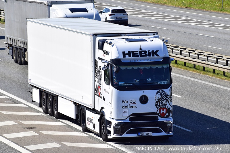 _DSC1604 HEBIK-crop-ActrosL ProCabin.JPG