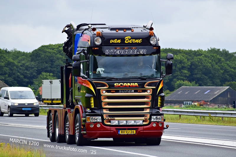 _DSC0111 VAN BERNE-crop-SCANIA R500 V8.JPG