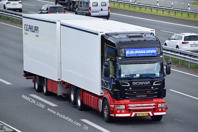 _DSC9402 F.G.PHILIPPI-crop-SCANIA R560 V8.JPG