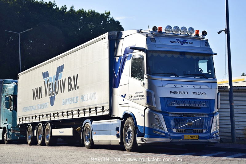 _DSC36841 (134) VAN VELUW BV-crop-VOLVO FH AERO.JPG