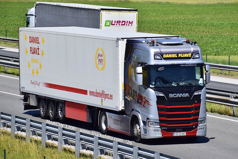 _DSC8947 DANIEL FIJAVZ-crop-SCANIA S660 V8.JPG