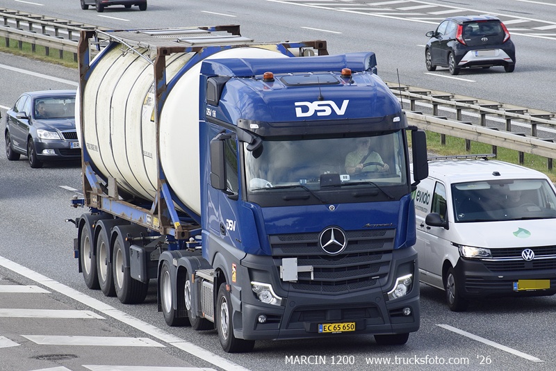 _DSC1017 DSV-crop-ActrosL MP5.JPG