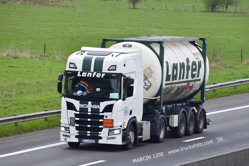 _DSC5233 LANFER-crop-SCANIA R450 NG.JPG