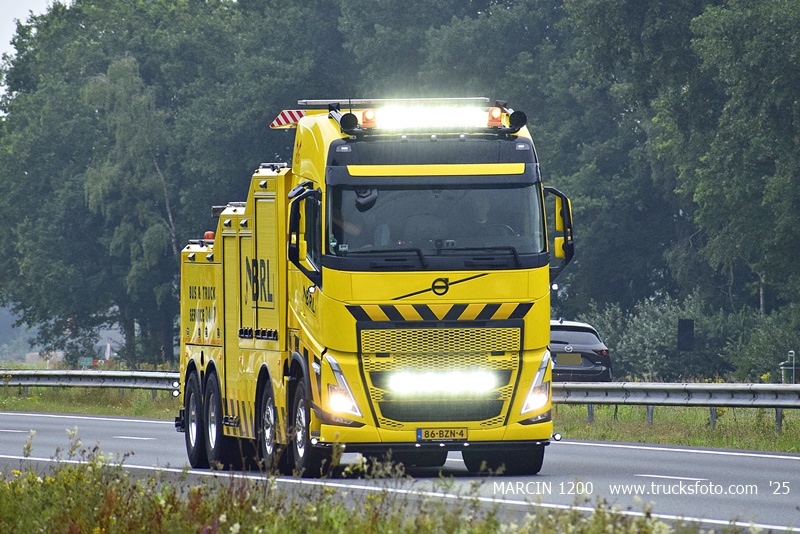 _DSC9746 BRL-crop-VOLVO FH5 HOLOWNIK.JPG