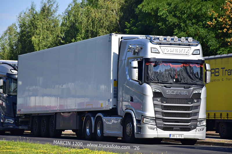 _DSC13835 1 (14) TOMENIX-crop-SCANIA S770 V8.JPG