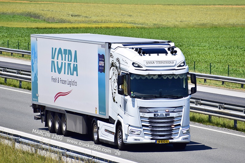 _DSC9122 JAKS TRUCKING-crop-DAF XG+.JPG