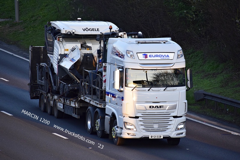 _DSC9868 EUROVIA-crop-DAF XF 106 II.JPG