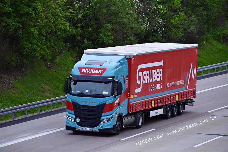 _DSC2333 GRUBER-crop-IVECO S-WAY.JPG