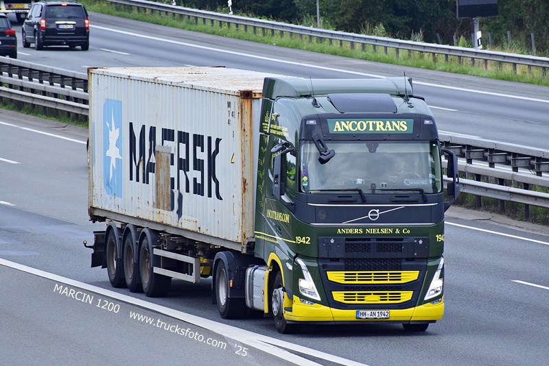 _DSC8497 ANCOTRANS-crop-VOLVO FH5.JPG
