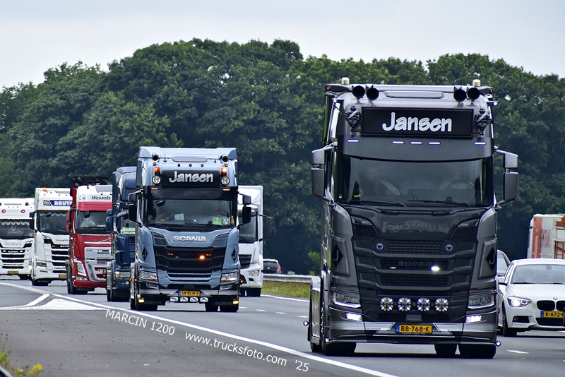 _DSC9902 JANSEN-crop-SCANIA S.JPG