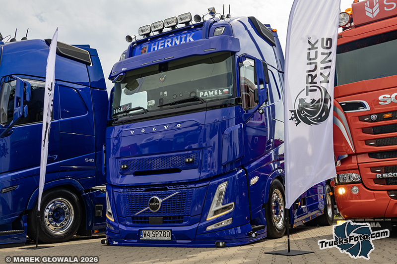 Volvo FH Aero Truckking Hernik.jpg