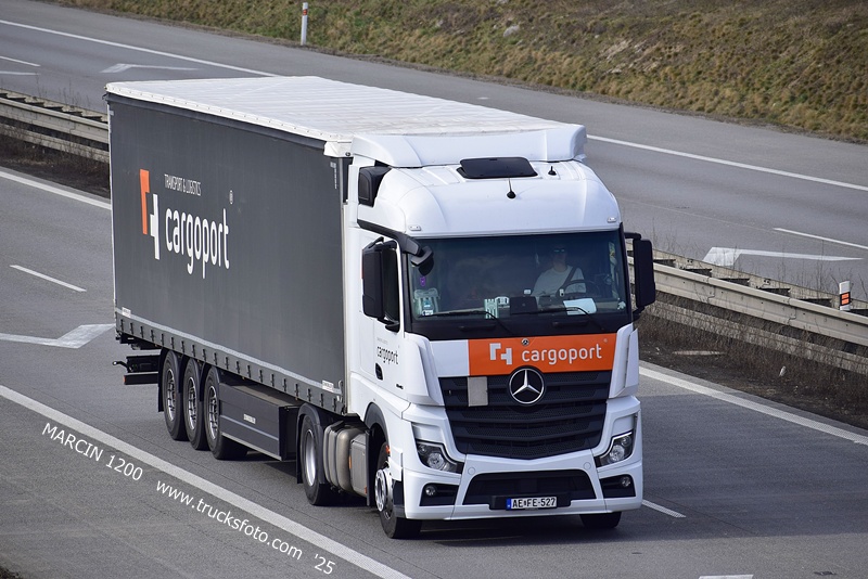 _DSC2747 CARGOPORT-crop-ACTROS MP5.JPG