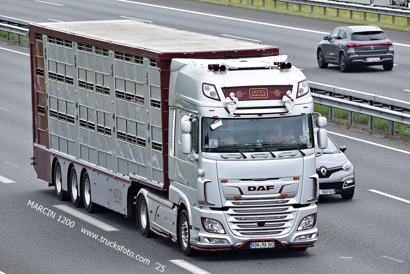_DSC8555 MBR-crop-DAF XF 106 II.JPG