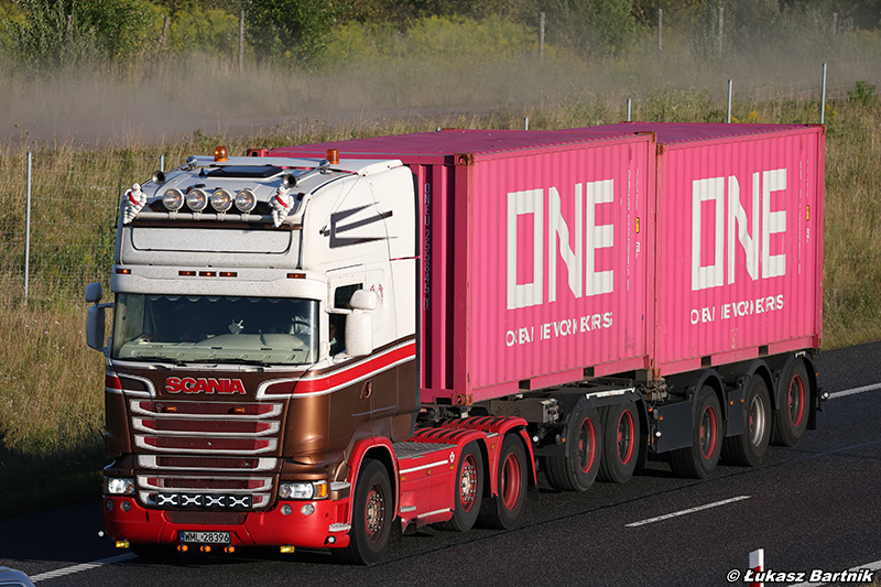 IMG_1879 Scania Streamline.jpg