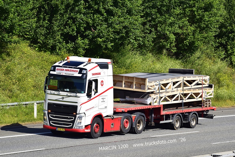 _DSC1554 ASGER SORENSEN-crop-VOLVO FH4.JPG