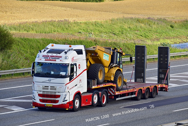 _DSC0499 ASGER SORENSEN-crop-VOLVO FH5.JPG