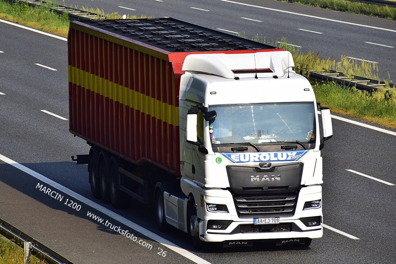 _DSC9542 EUROLUX TRANS-crop-MAN TGX II.JPG