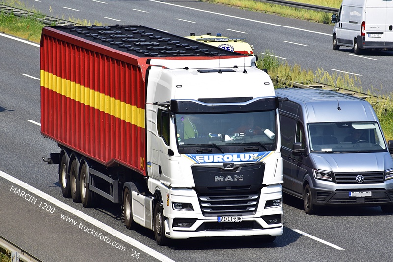 _DSC9778 EUROLUX TRANS-crop-MAN TGX II.JPG