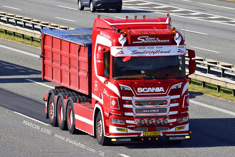 _DSC1146 SEJER SONNICHSEN-crop-SCANIA R590 V8 NG.JPG