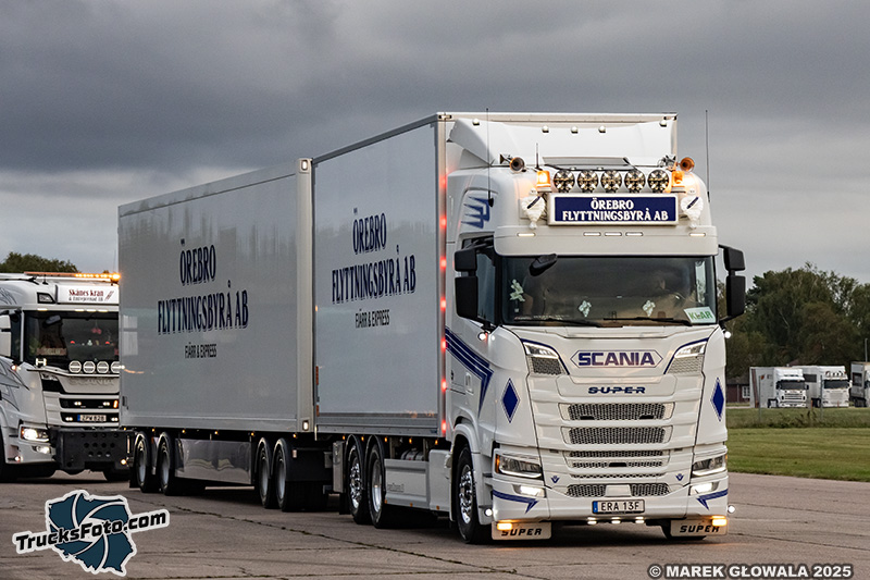 Scania S V8 Orebro Flyttningsbyra.jpg