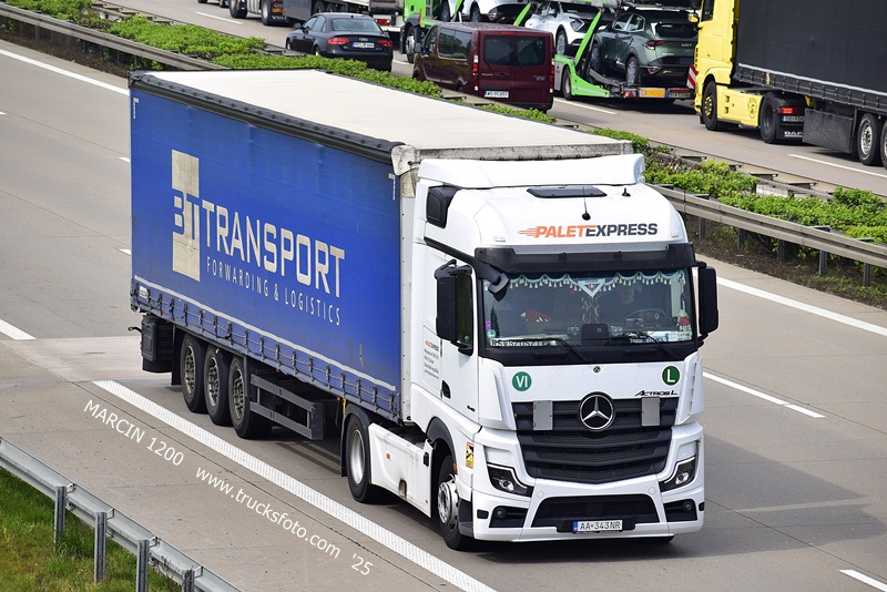 _DSC4665 PALET EXPRESS-crop-ActrosL MP5.JPG