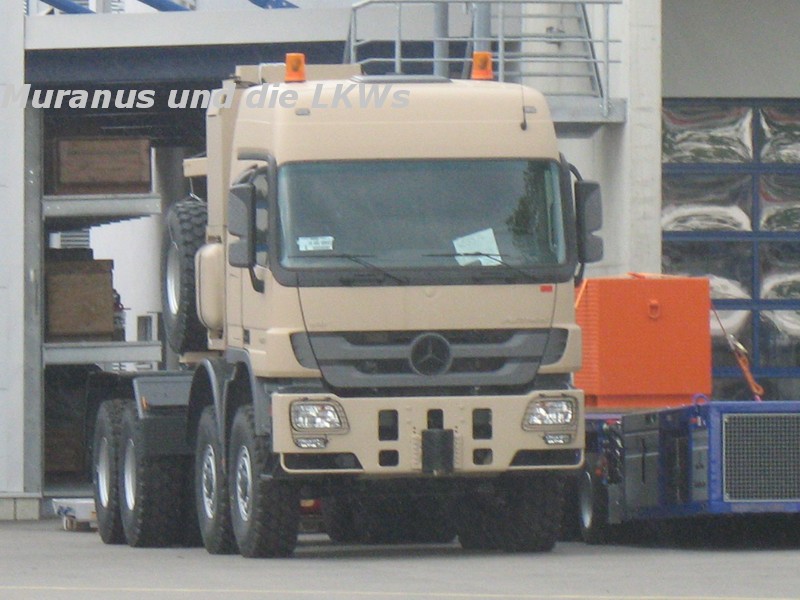 MB-Actros-4860-Schwerlast-Militär-Goldhofer_20100516_004.JPG