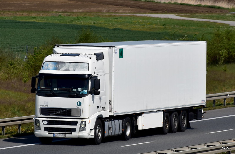 Volvo_FH2_Folwex_PL.jpg
