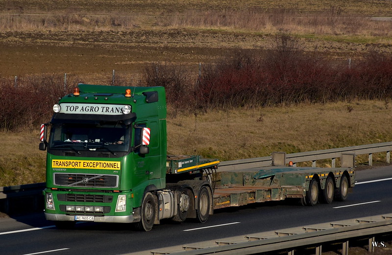 Volvo_FH2_TAT_UA.jpg