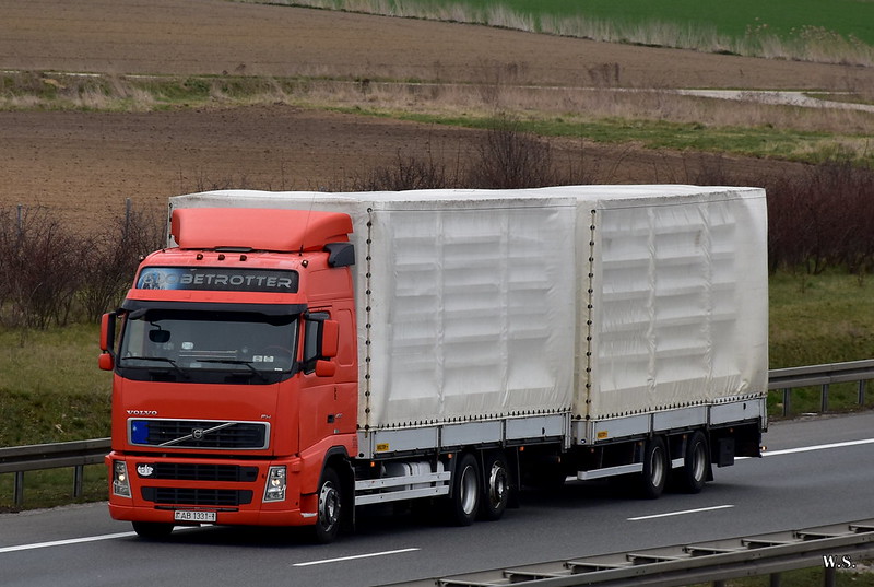 Volvo_FH2_BY.jpg
