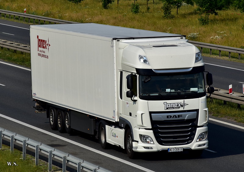 Janex_DAF_XF106_PL_1.jpg