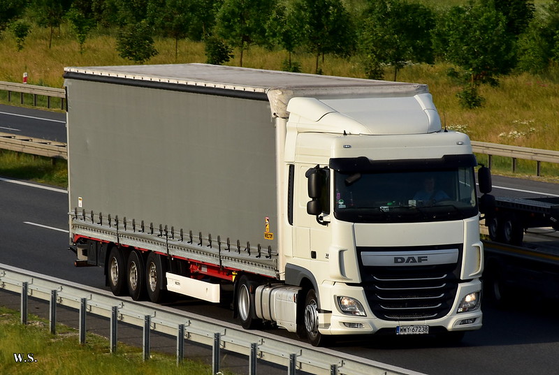 DAF_XF106_PL_2.jpg
