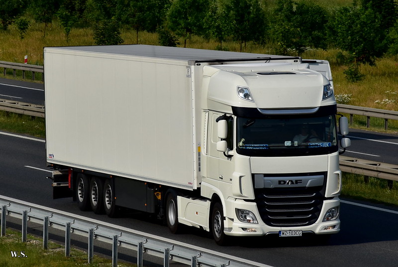 DAF_XF106_PL_1.jpg