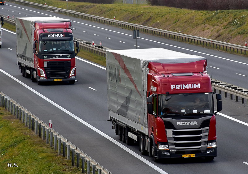 Primum_Scania_R_NG_Volvo_FH4_KZ.jpg