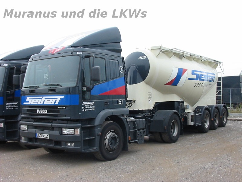 auf dem Firmengelände