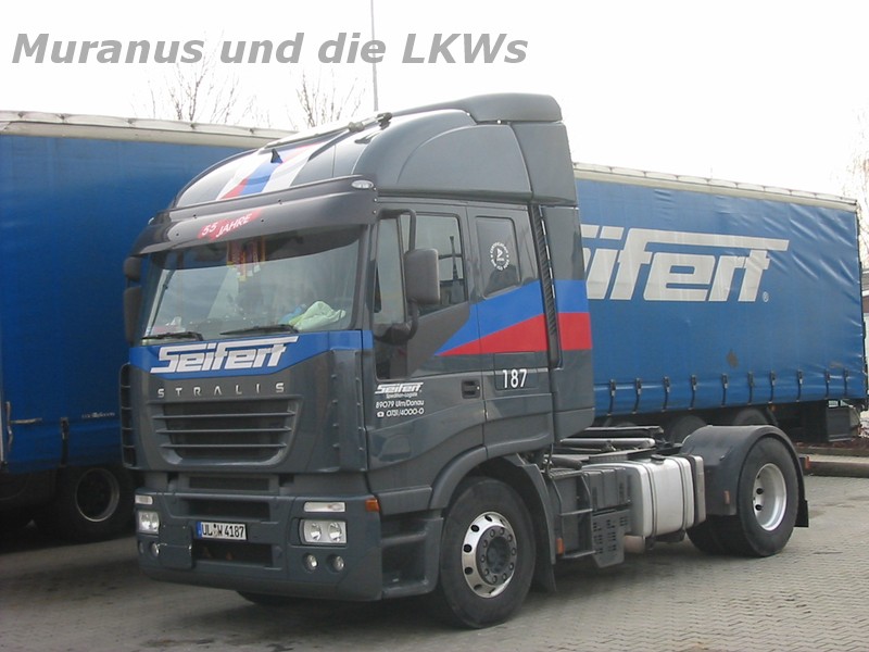 auf dem Firmengelände