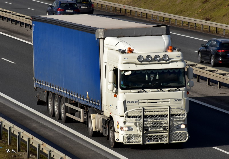 DAF_XF105_PL_1.jpg